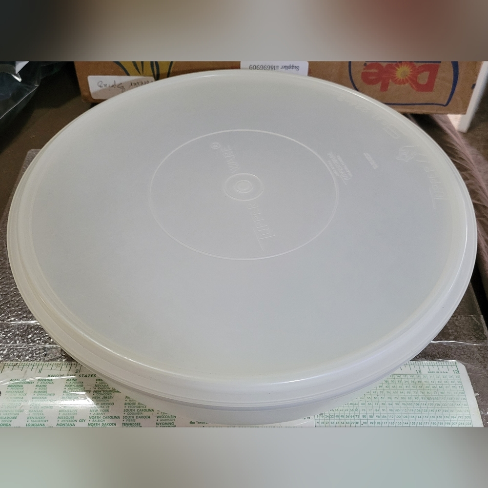 Vintage Tupperware 12" Round Cupcake Pie Cookie Keeper 242 & Seal 224